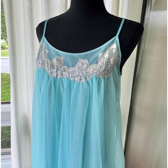 Vintage 60s slip on negligee, teal blue, lace details, sleeveless nightgown - Picture 2 of 10